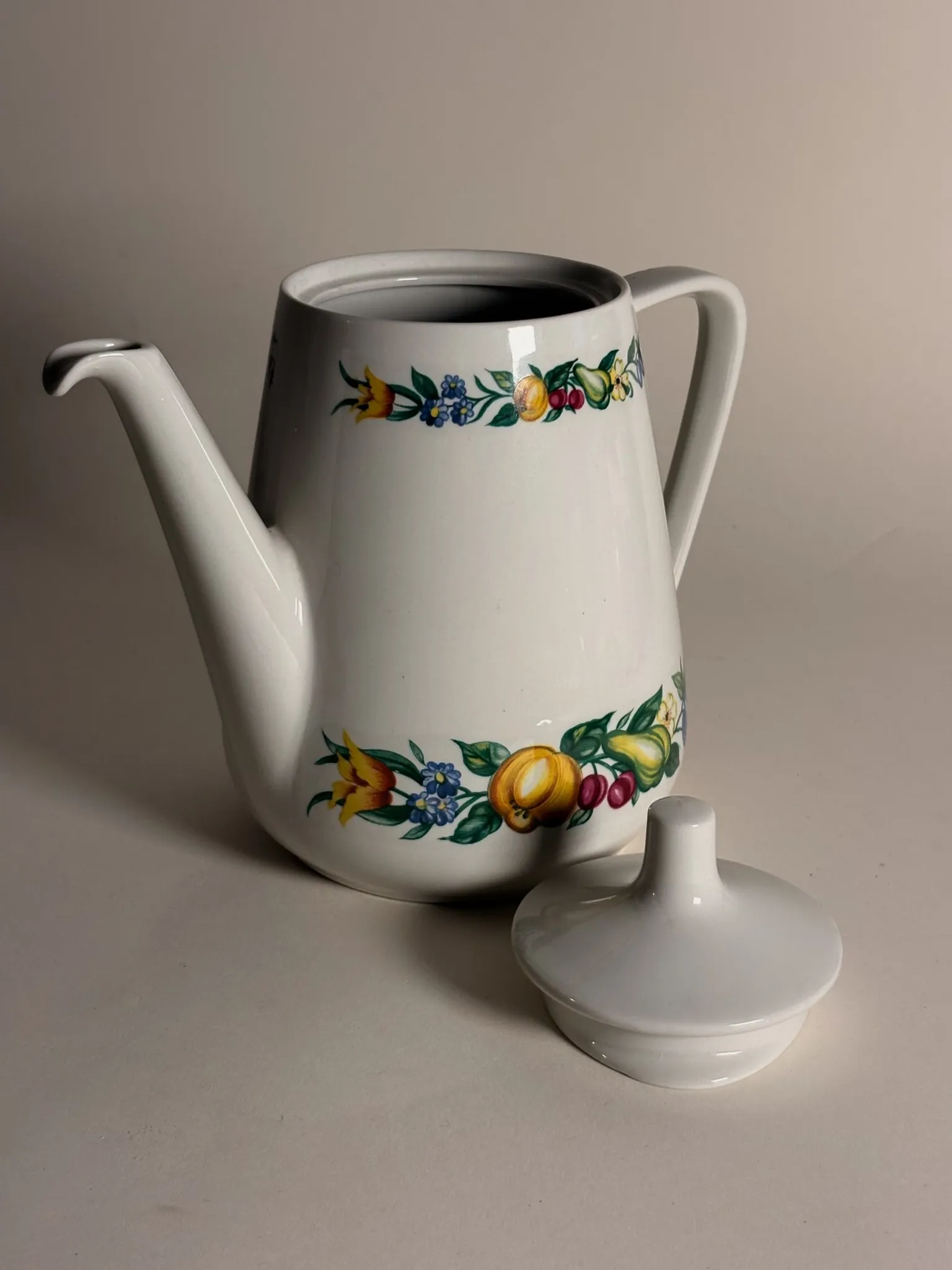Villeroy & Boch fruit garland coffee pot