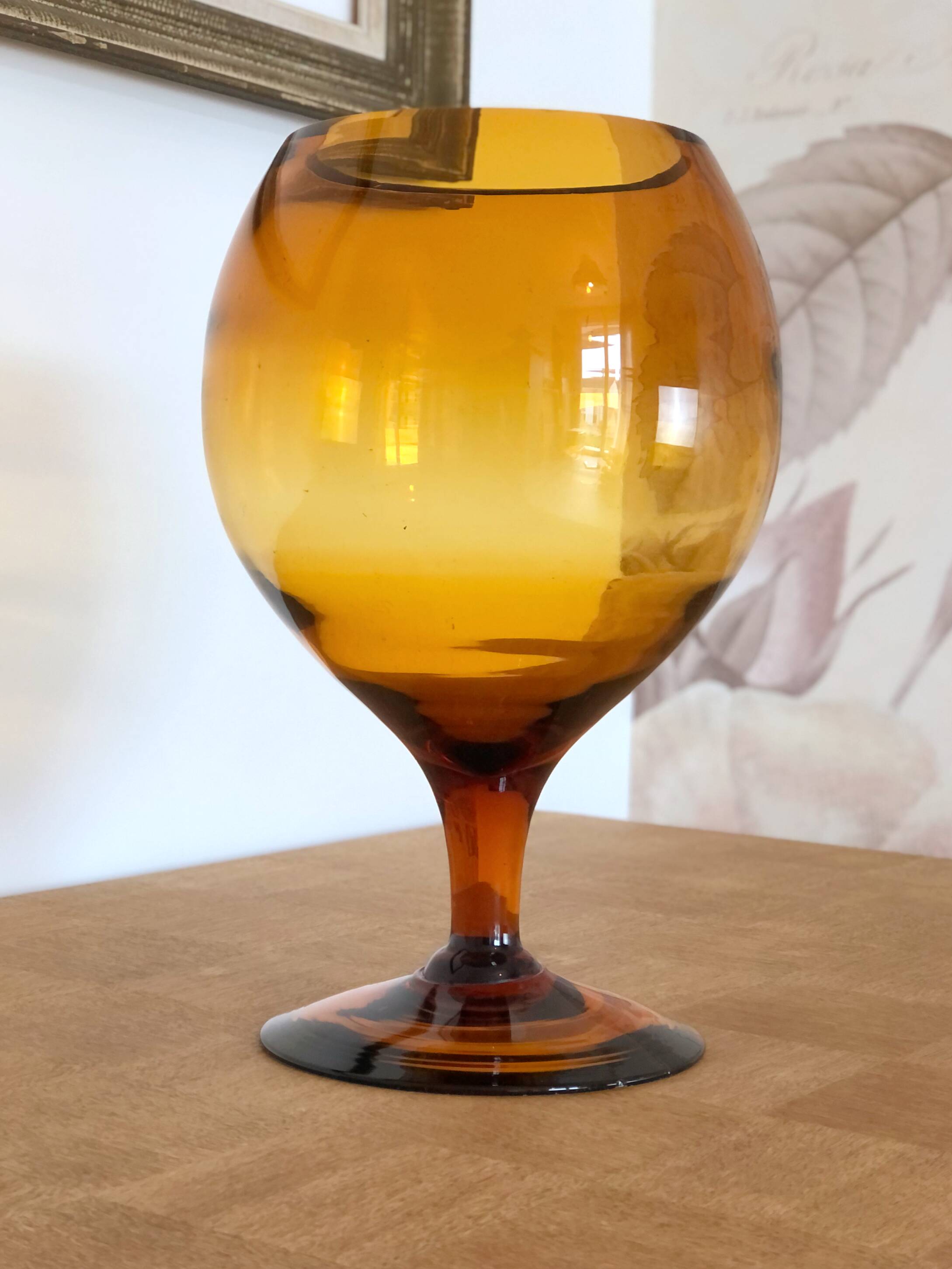Vase couleur orange marbré