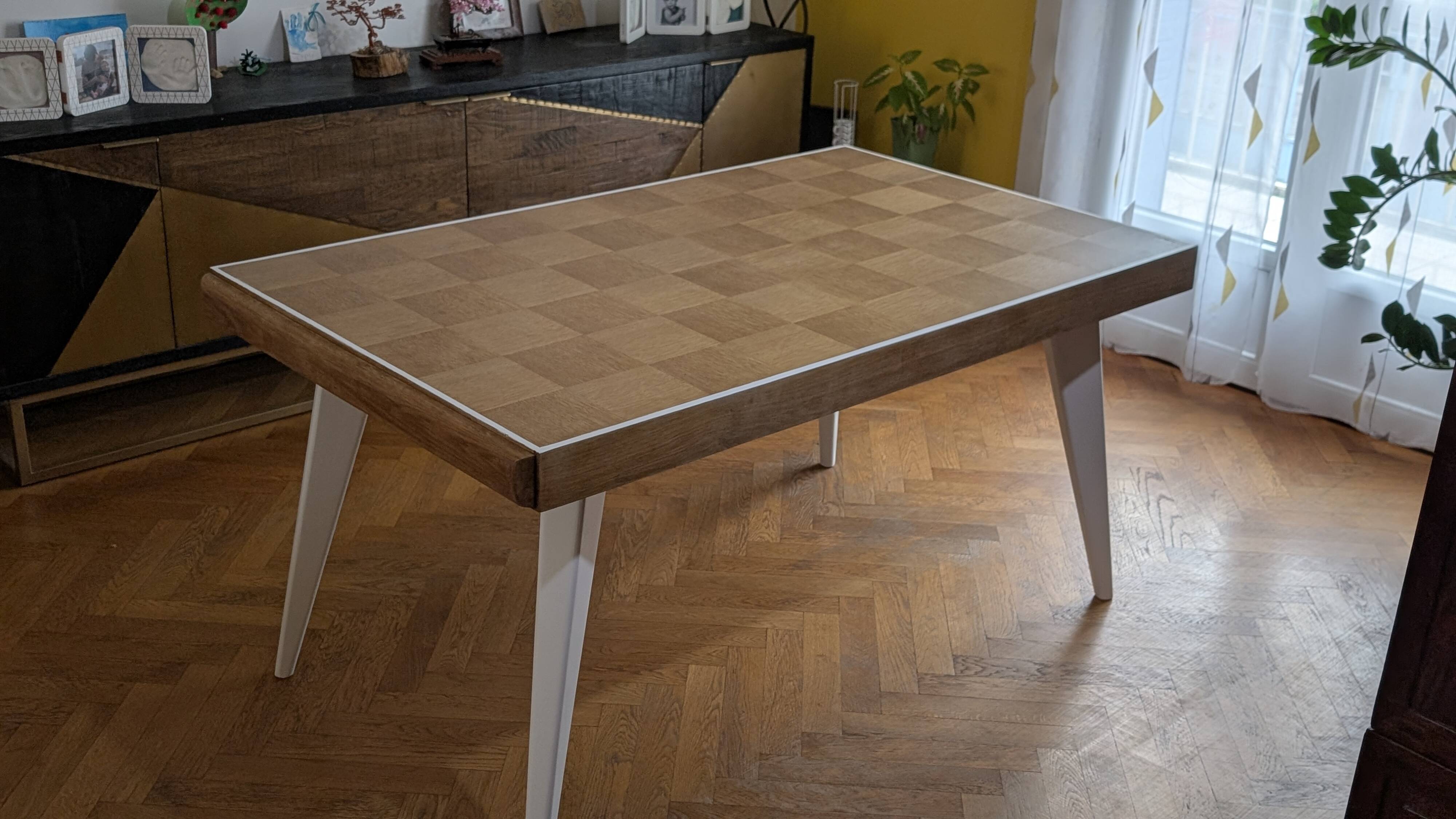 Checkerboard table oak