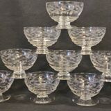 10 anciennes coupes à champagne en cristal gravé ciselé