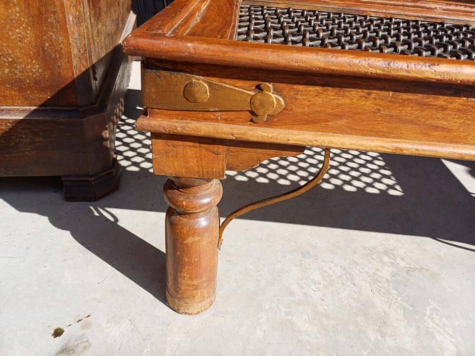 Table basse bois et fer style indien