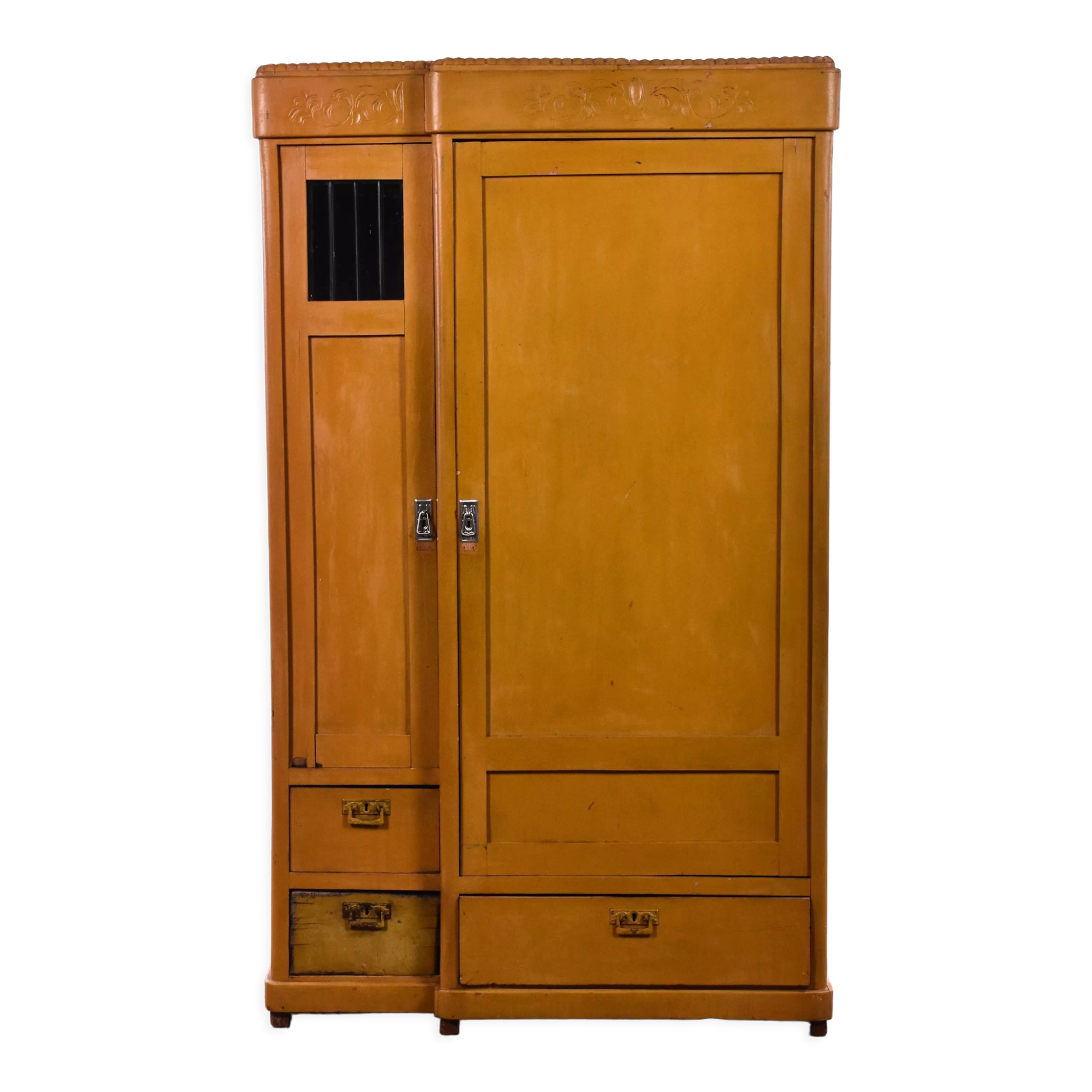 Wooden cloth cabinet