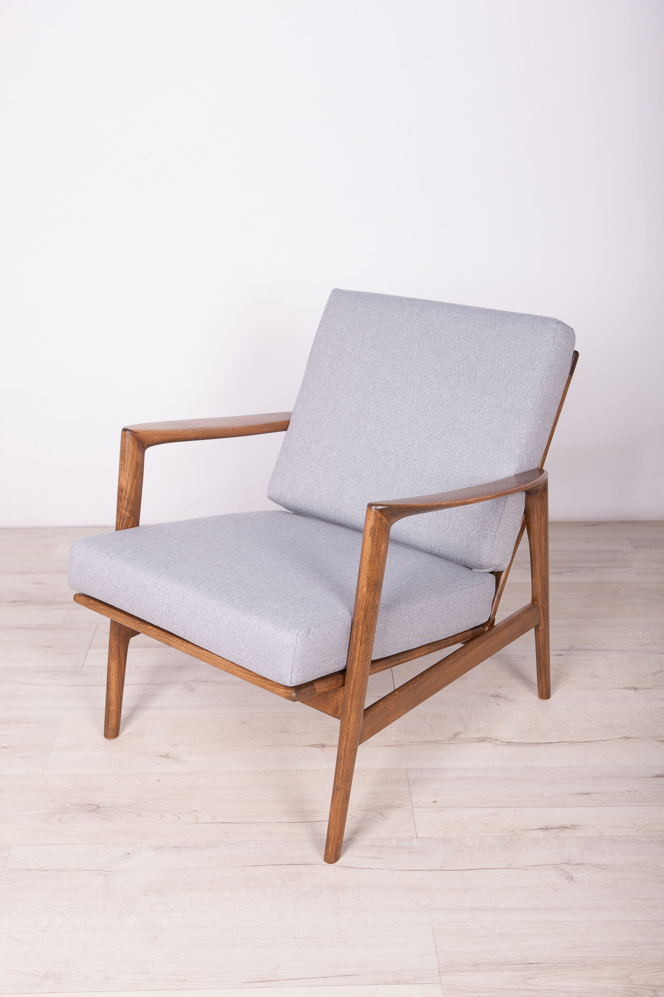 Model 300-139 Armchair from Swarzędzka Factory, 1960s