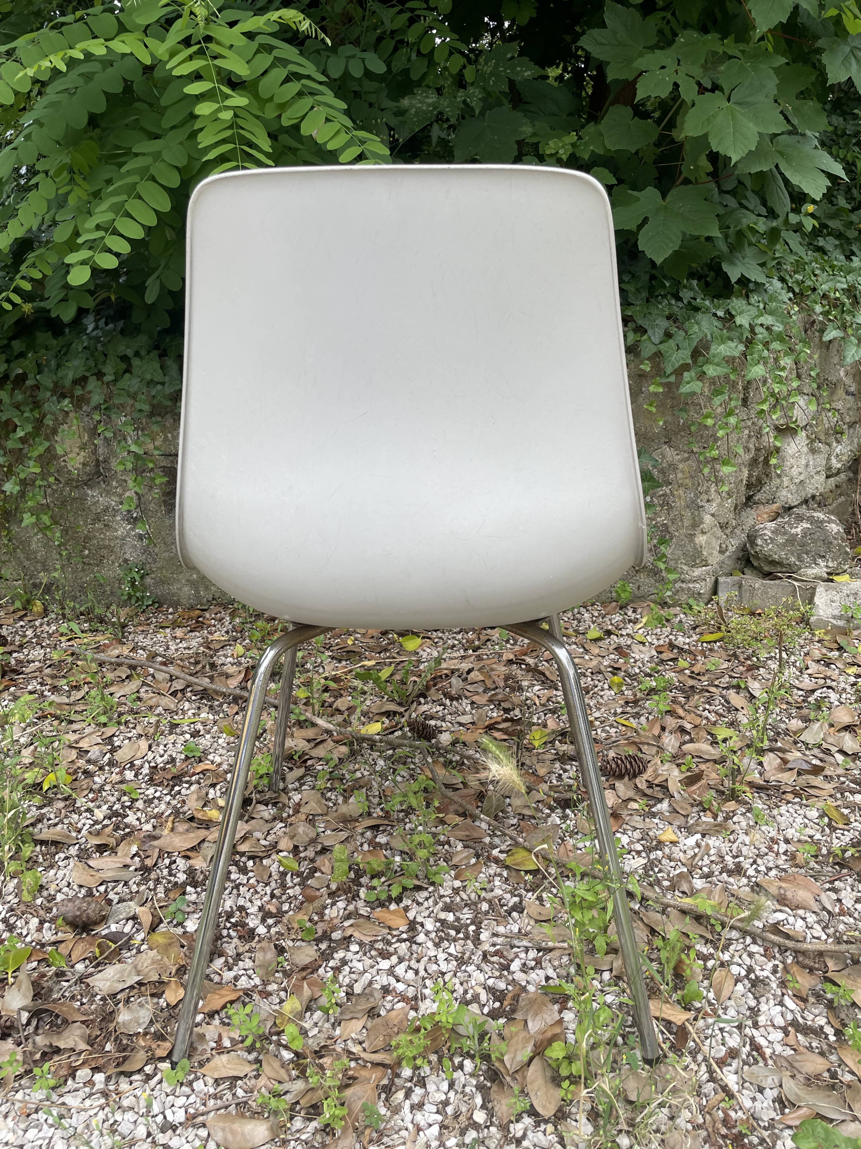 Wilkhahn fiberglass chair