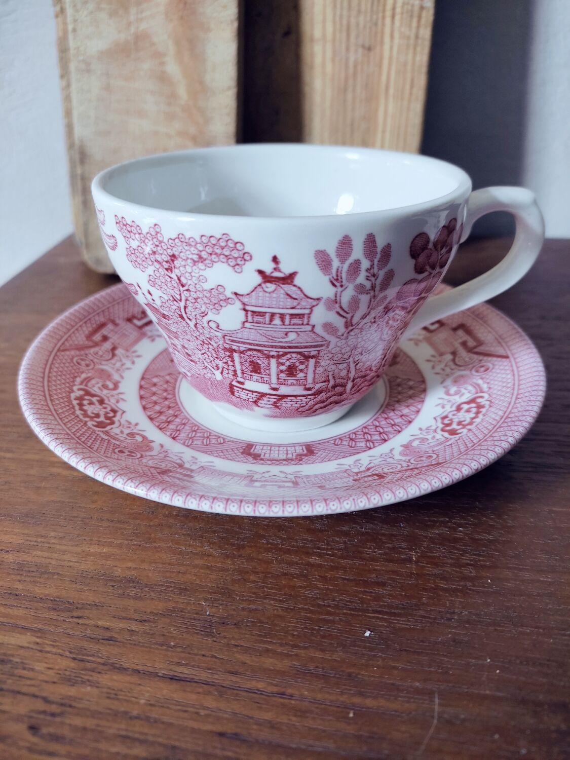 Set of 5 tea cups in English earthenware