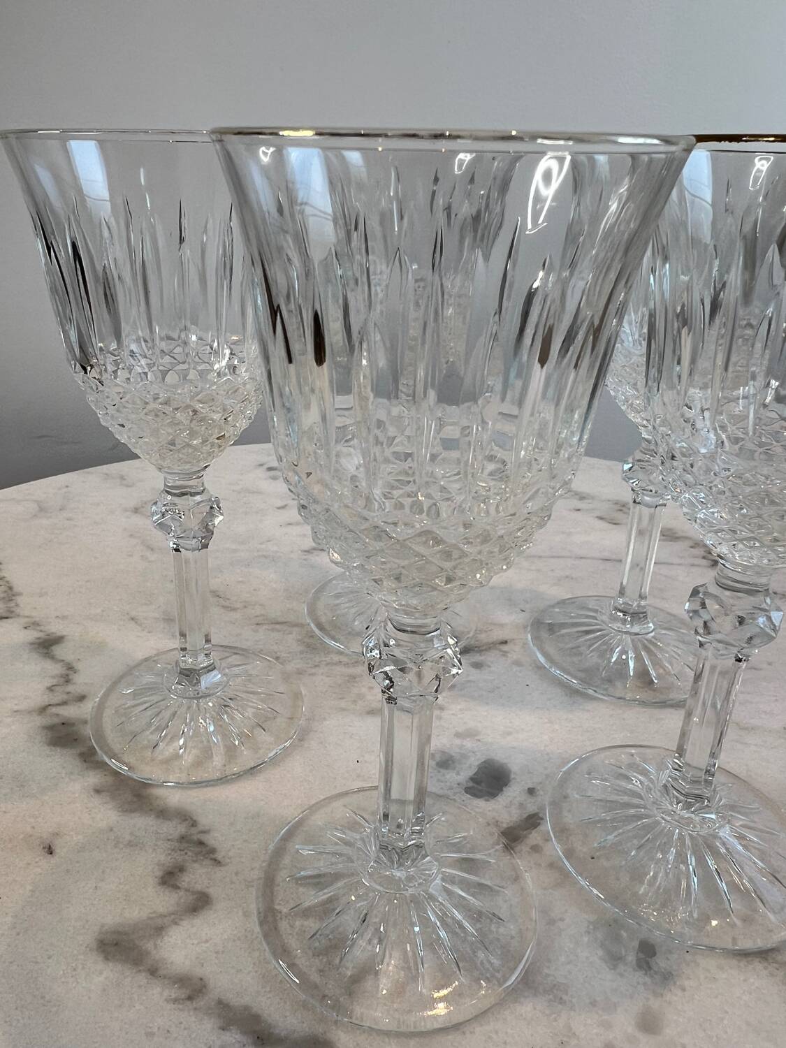Set of 5 stemmed glasses