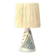 Lampe blanche et bleue en céramique, abat jour en raphia