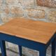 Table d’appoint ancienne rénovée – plateau bois naturel
