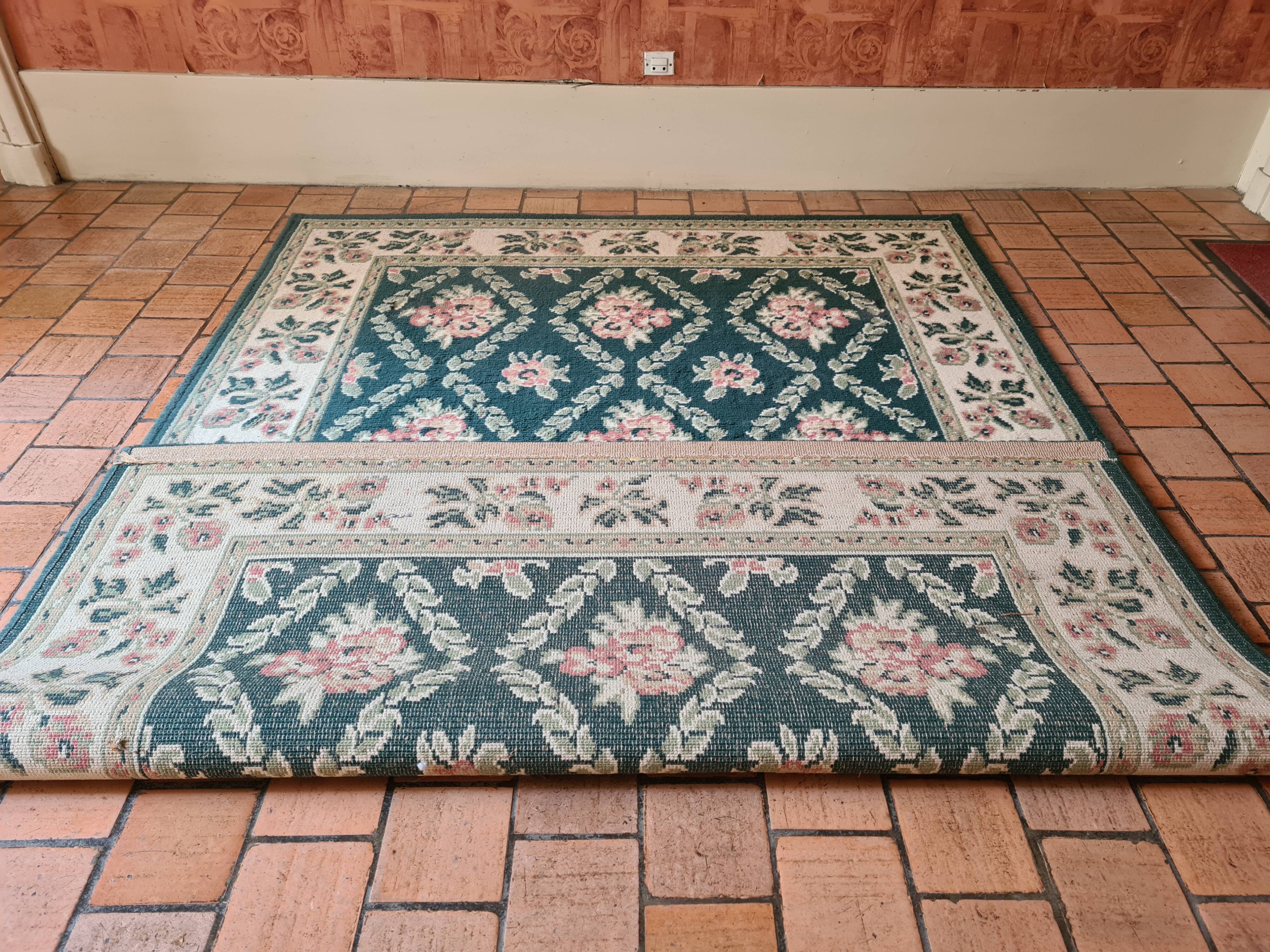 Vintage rug 1.26m x 1.77m