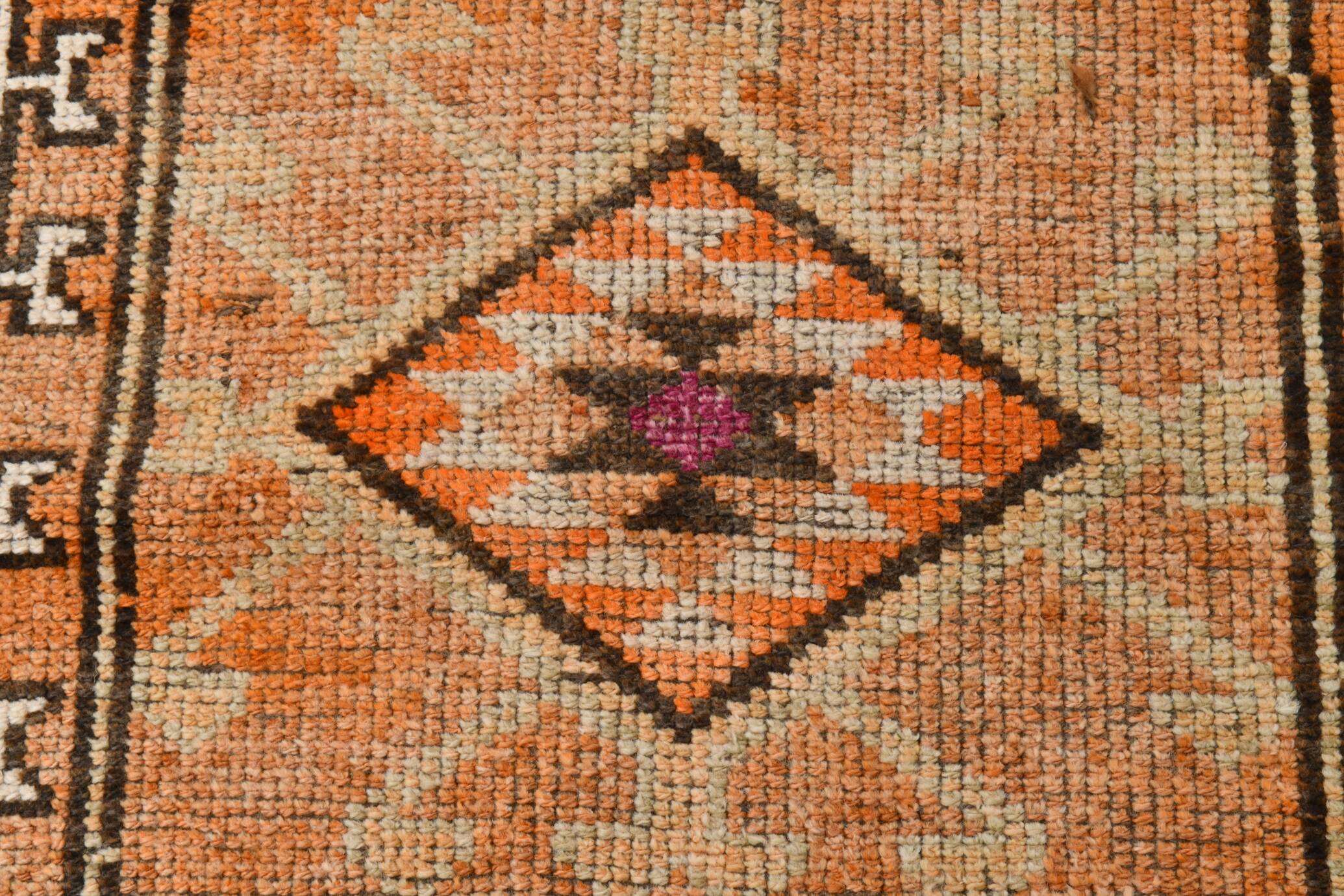 Rare Tapis Runner Vintage Anatolien, Tons Orange et Violet, Fait Main