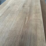 Oak farmhouse table and its 2 benches