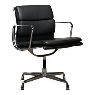 Charles & Ray Eames EA208 Dining or Conference Chair in Black leather, Vitra