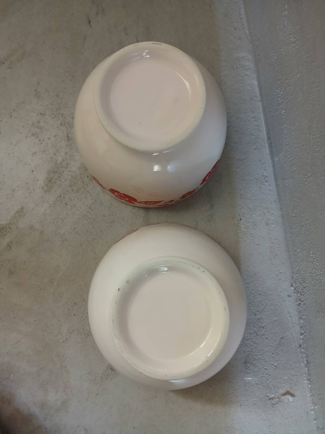 2 vintage bowls