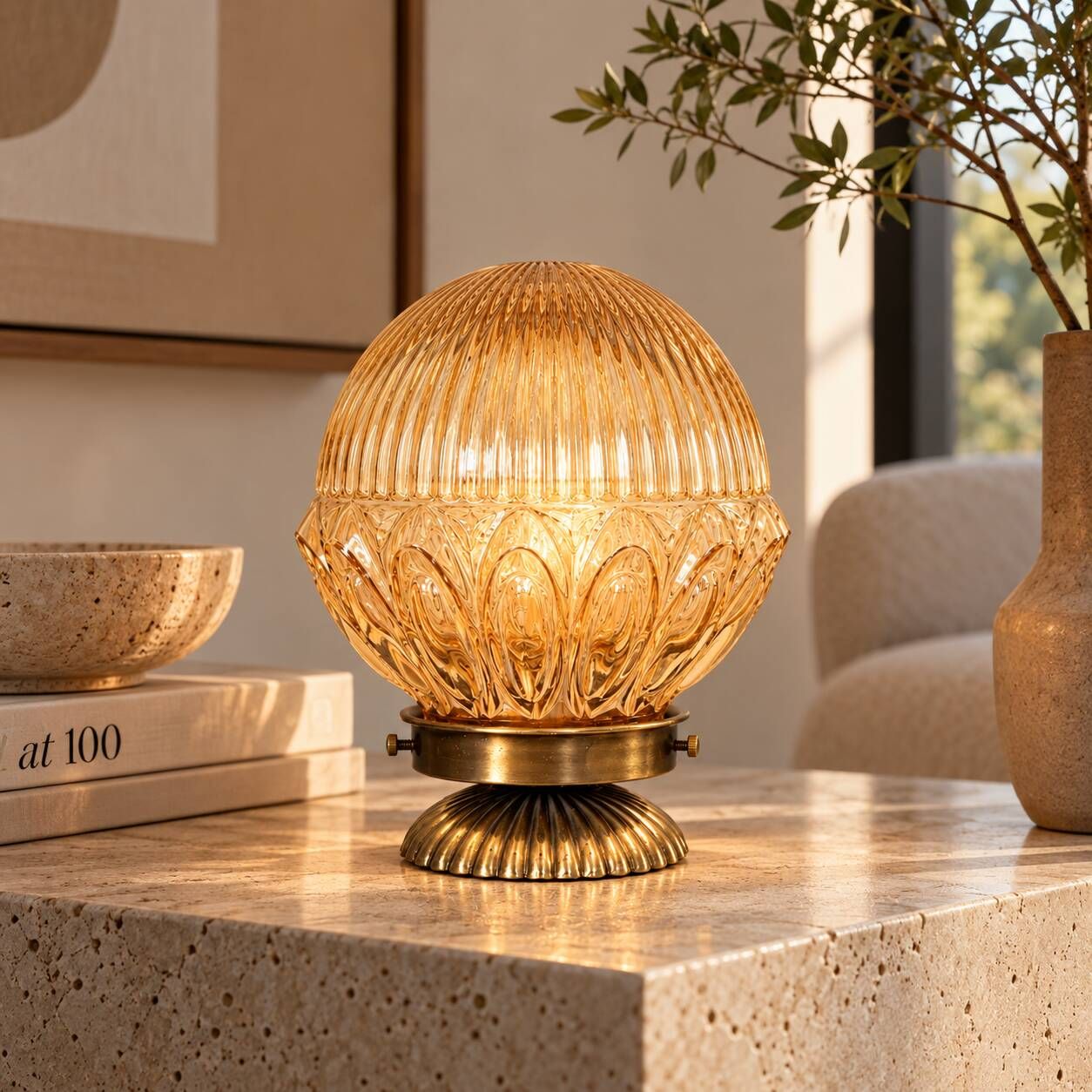 Hot air balloon — Vintage table lamp in sculpted amber glass and brass
