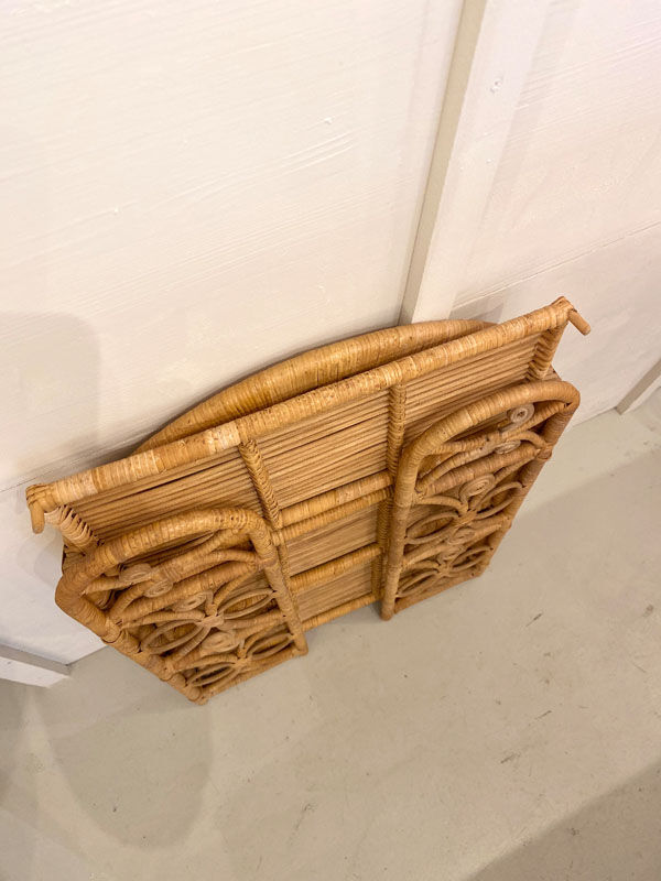 Peacock rattan folding shelf