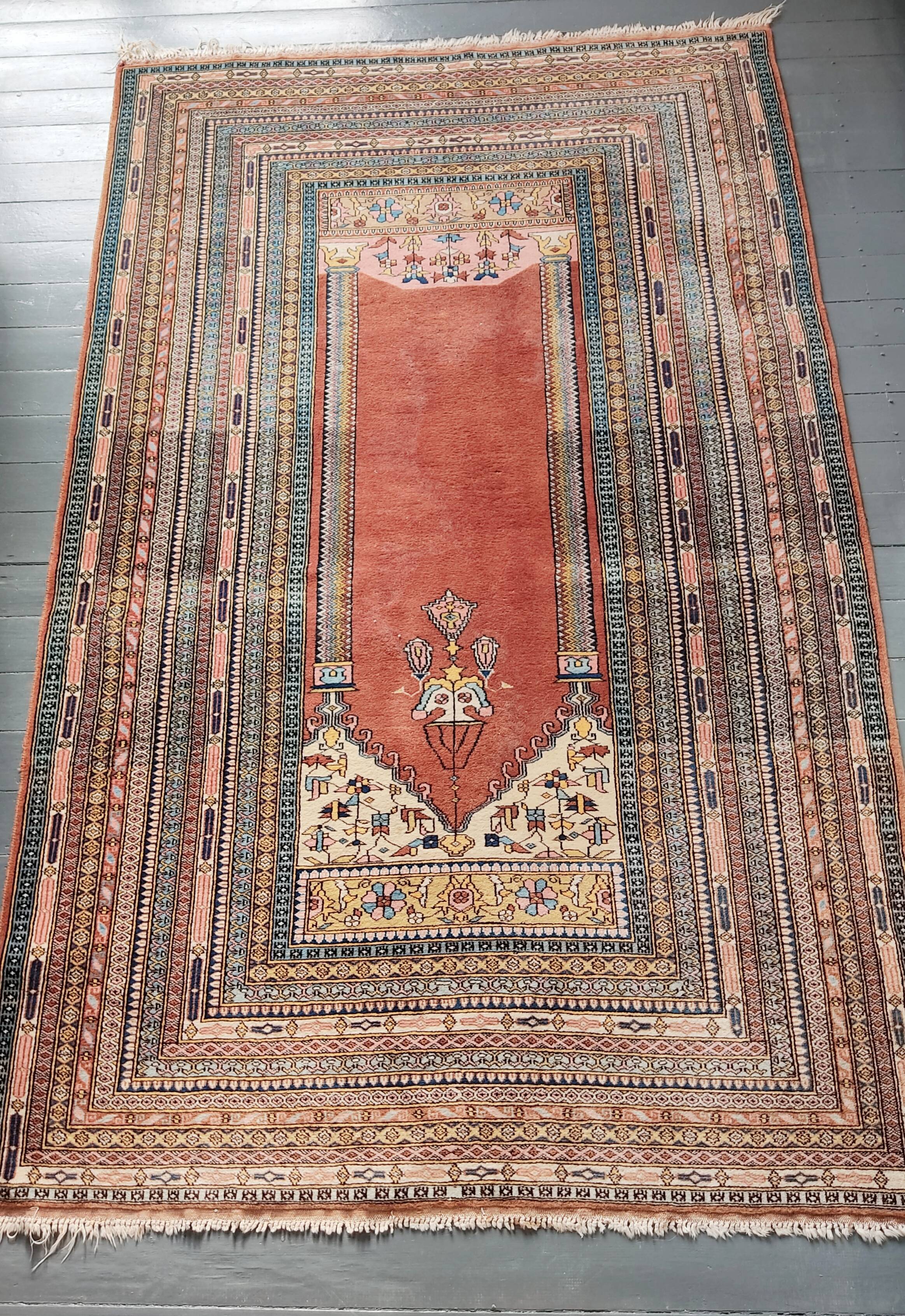 Oriental carpet 129 x 205 cm
