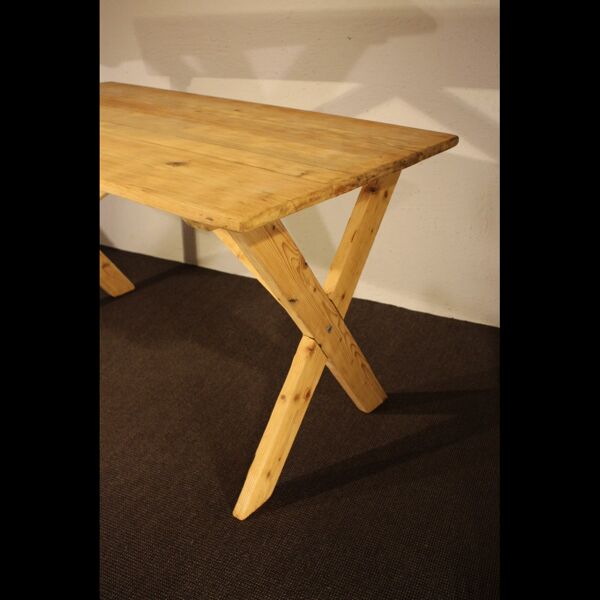 Table en sapin naturel