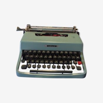 Olivetti typewriter, model Lettera 32