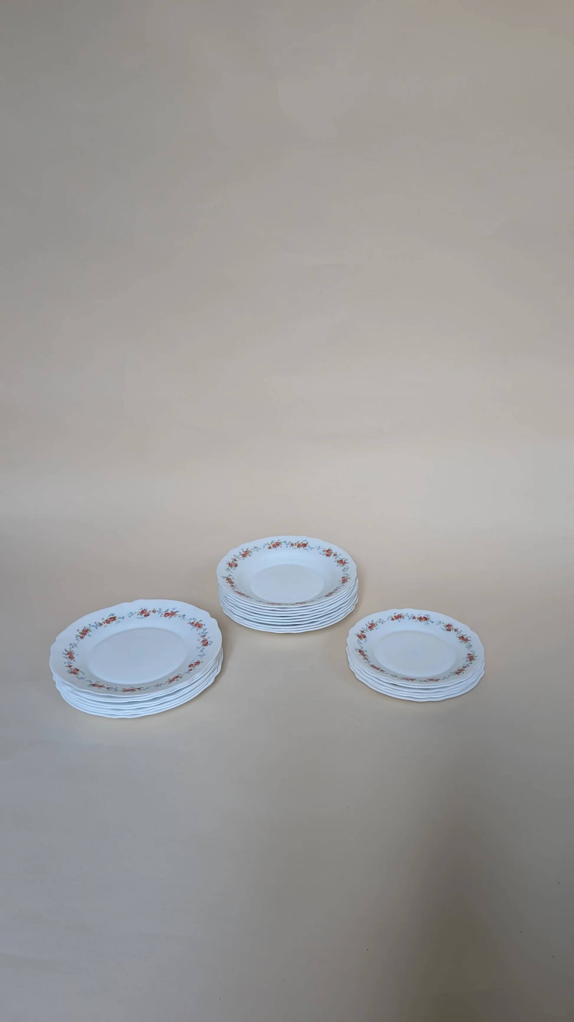 6 assiettes à dessert
