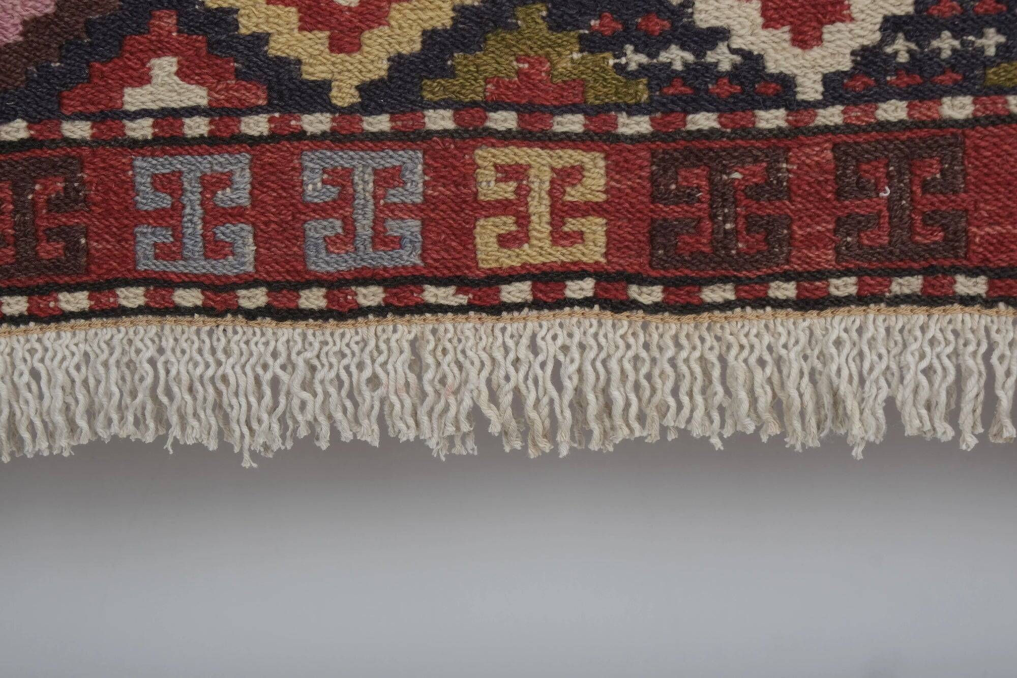 Vintage handmade Turkish rug 120x193 cm