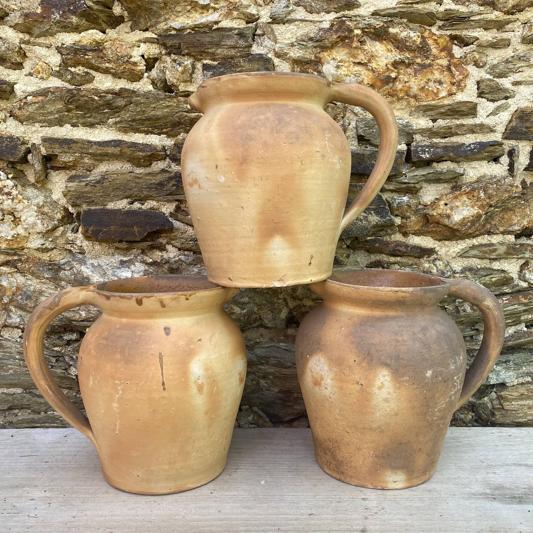 Set of antique terracotta jugs H21 cm
