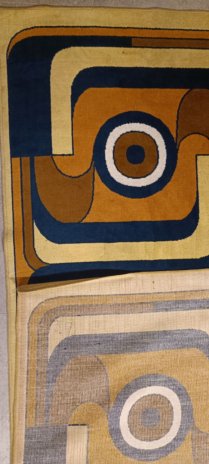 Tapis space age, années 70, couleur rare.