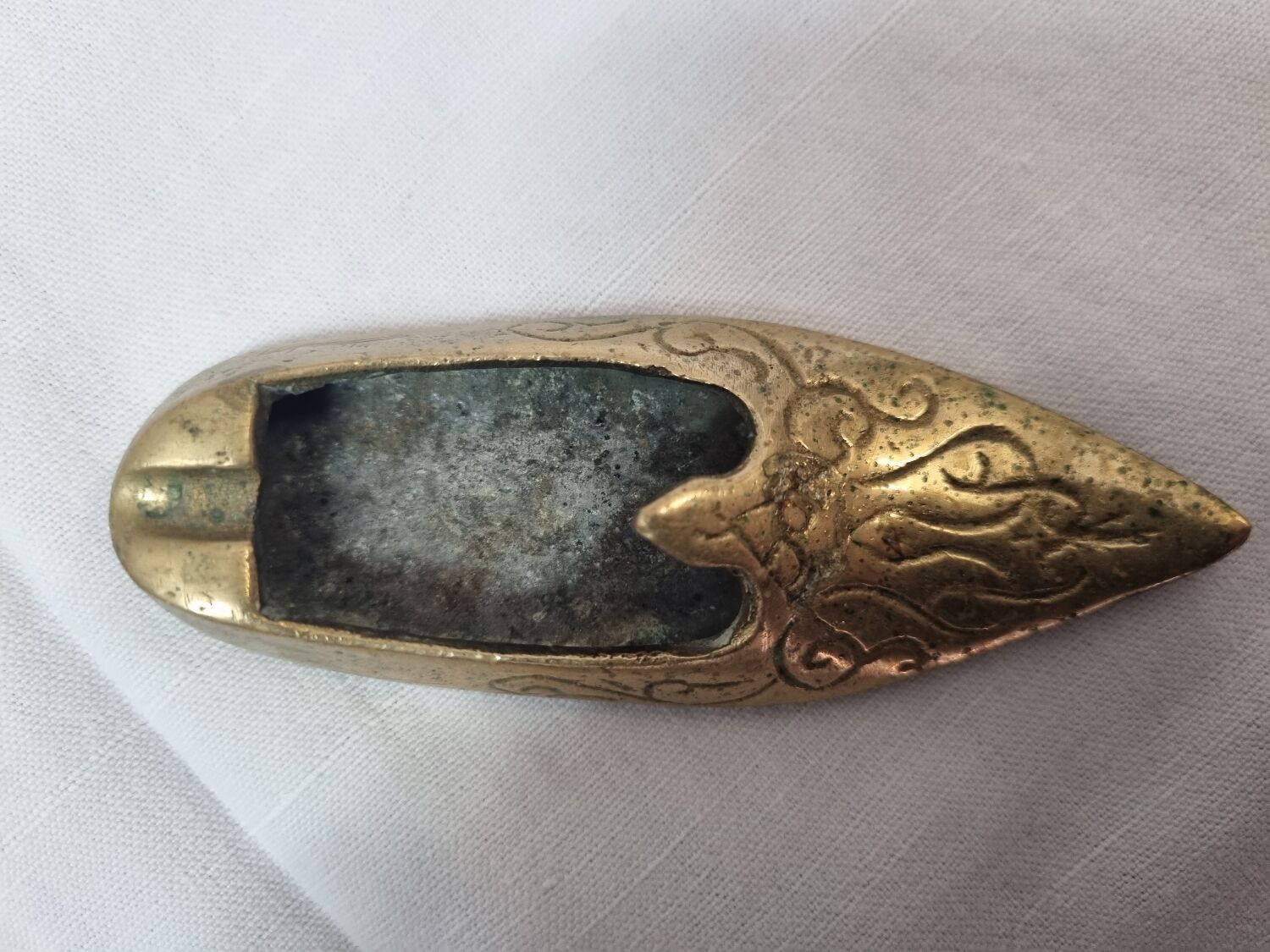 Brass slipper ashtrays, 1980