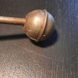 4 metal hooks
