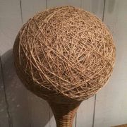 Grande lampe en rotin