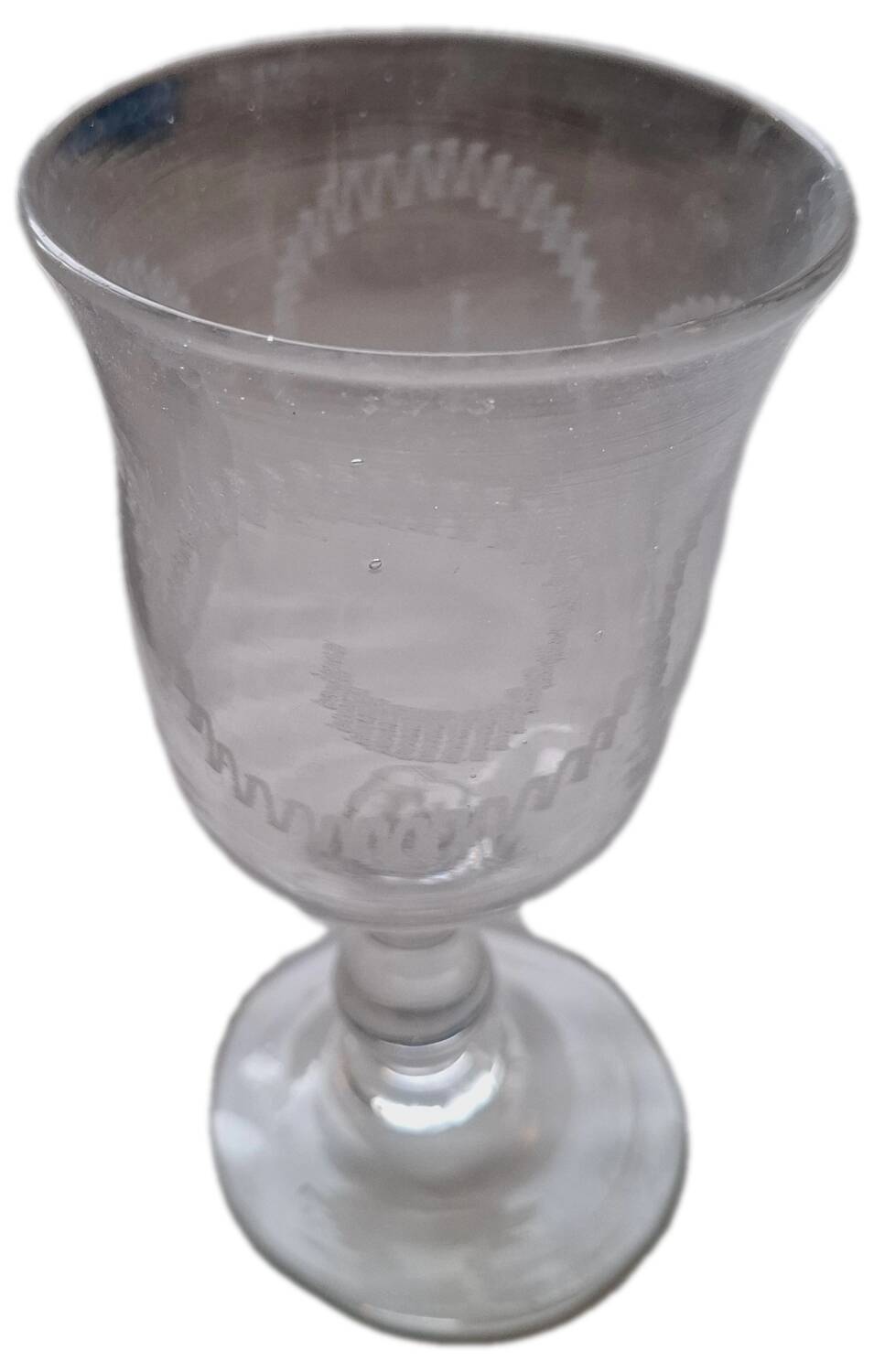2 verres à pied soufflés gravés décor de guirlandes XIX e