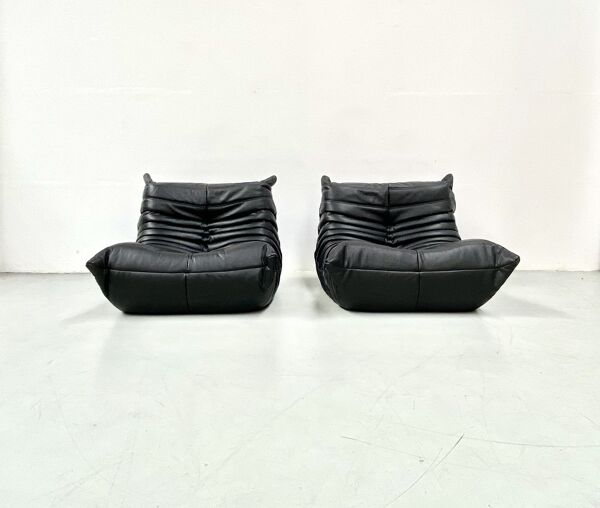 Fauteuils Togo en cuir noir attribués à Michel Ducaroy pour Ligne Roset, lot de 2