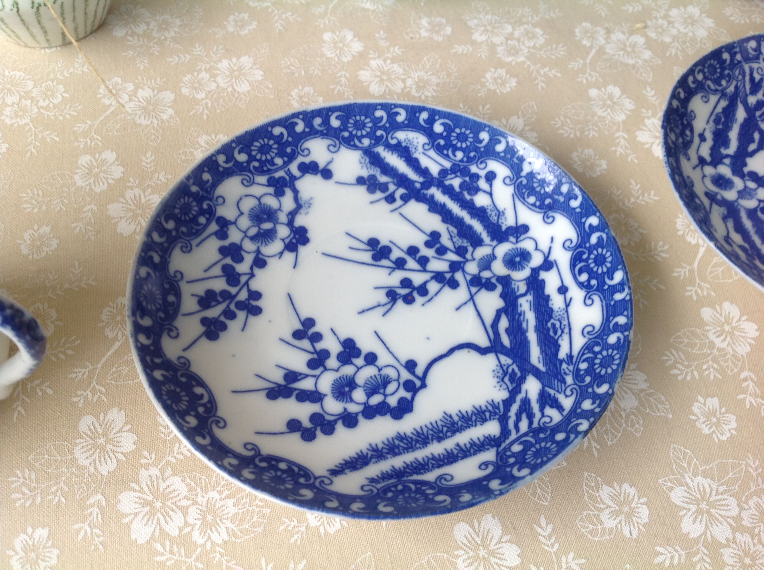Set of 5 japanese porcelain cups