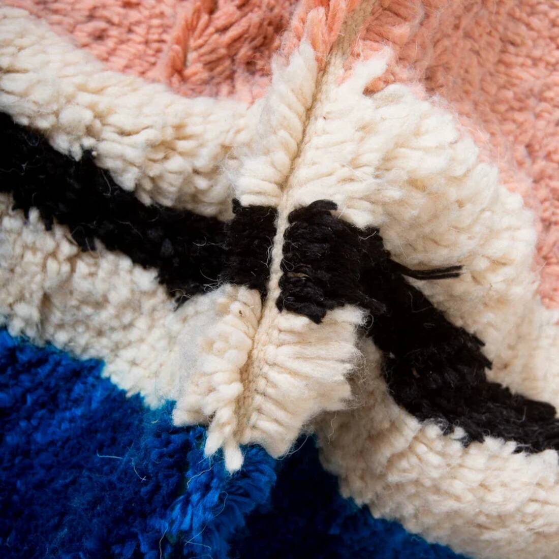Traditional handmade Berber rug 250cmx150cm