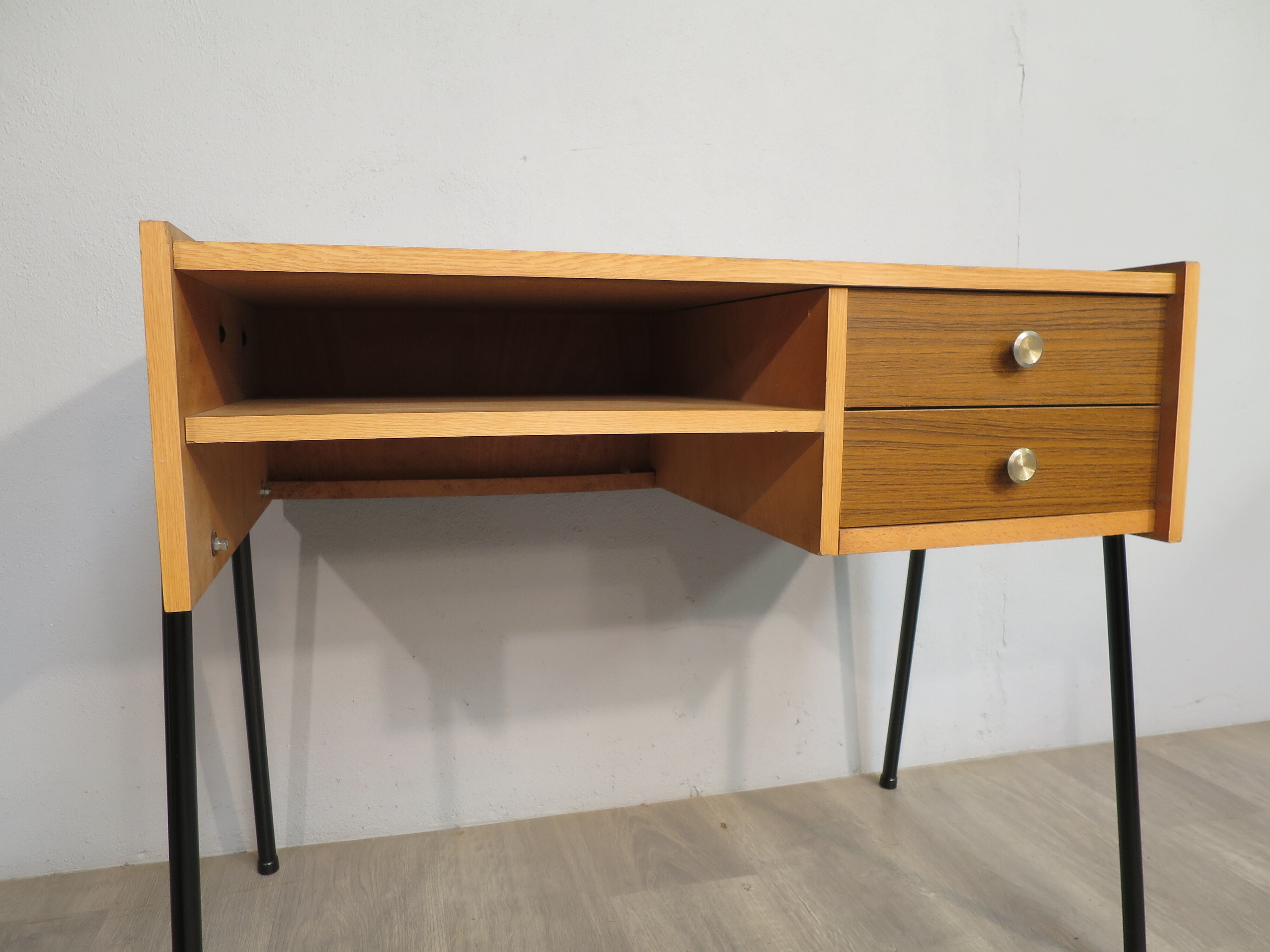 Feet compass desk 70