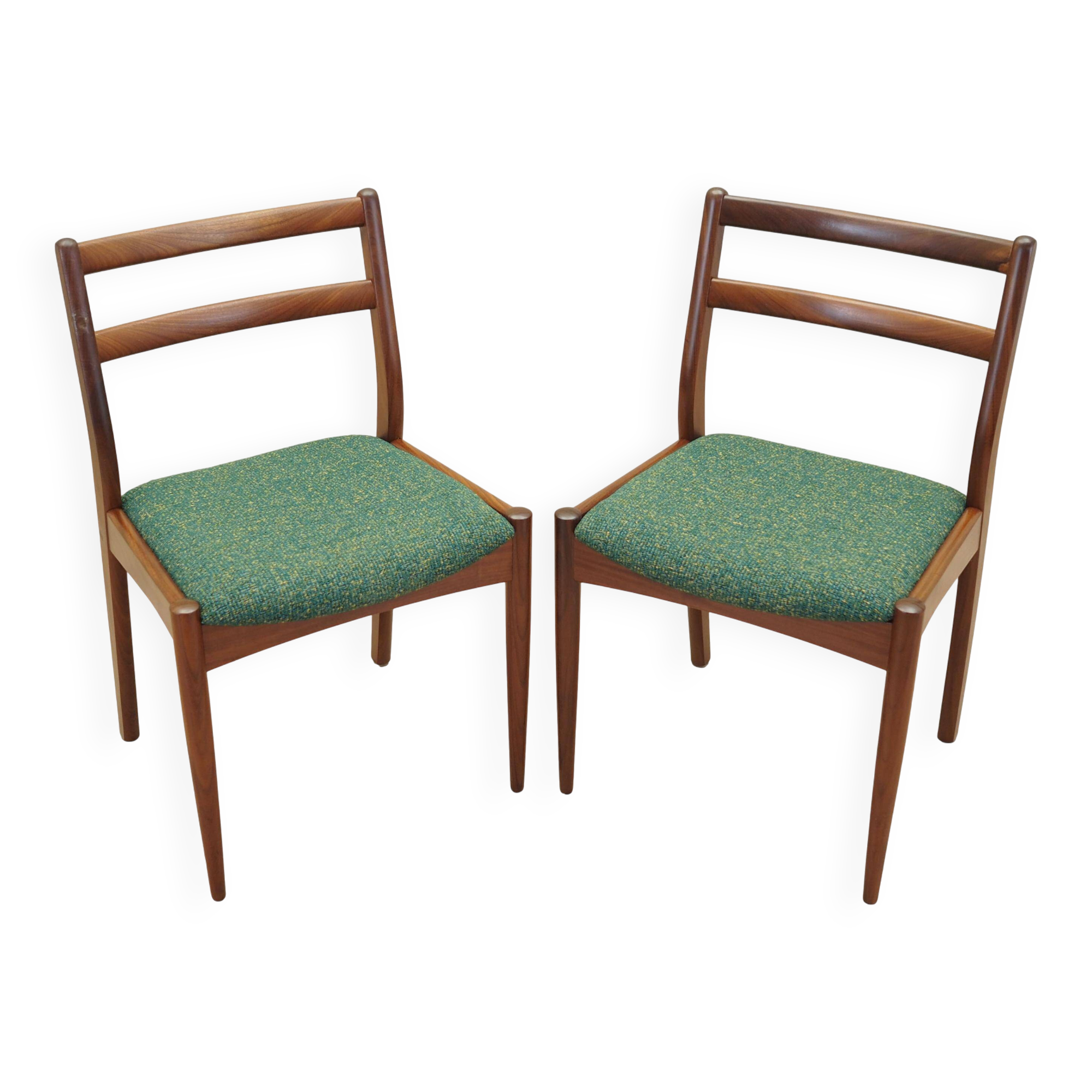 Ensemble de deux chaises en teck, design danois, années 1970, production : Danemark