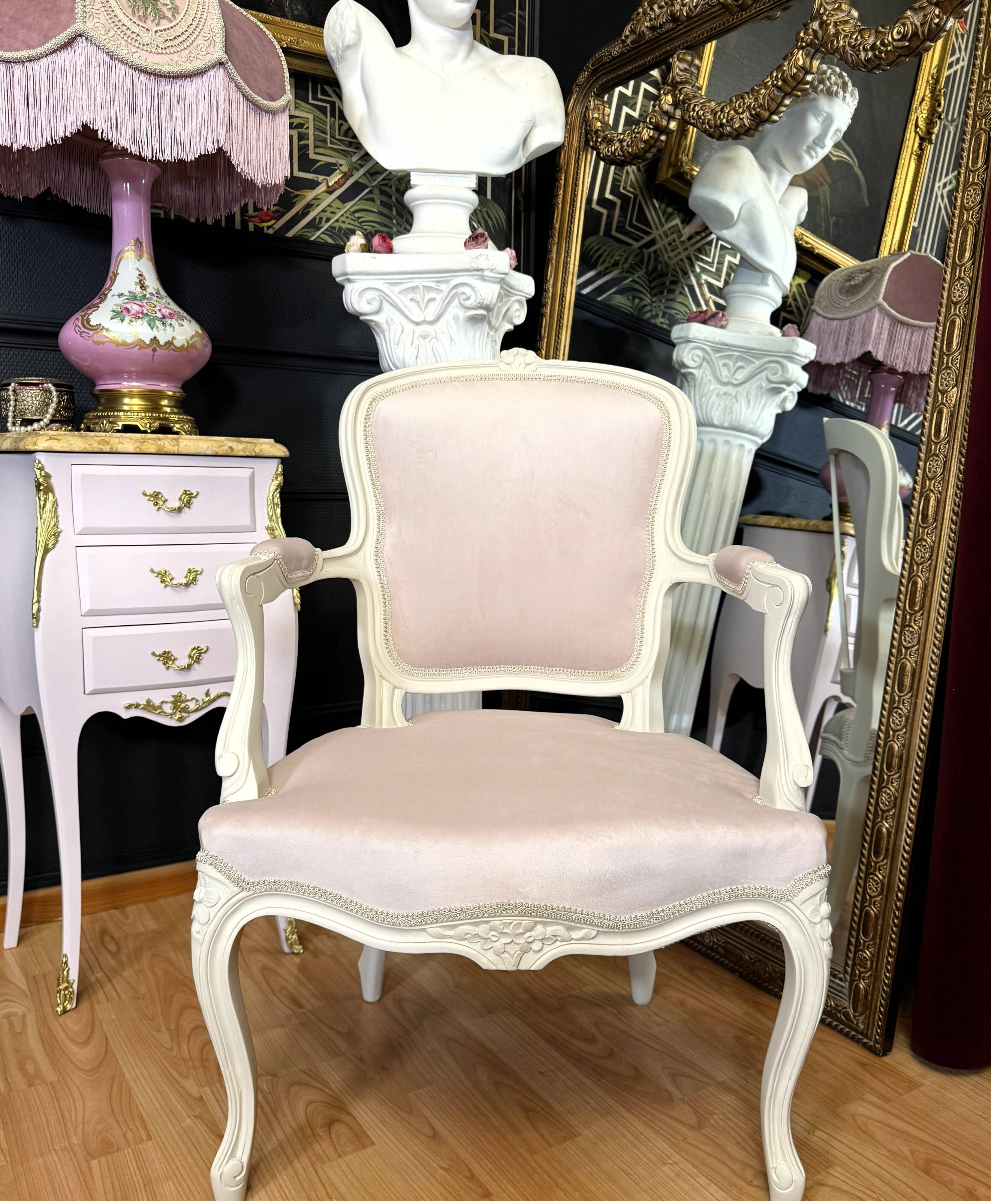 Louis XV armchair in pink velvet