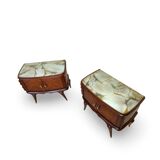 Tables de chevet plaquées en palissandre avec plateau en onyx vert