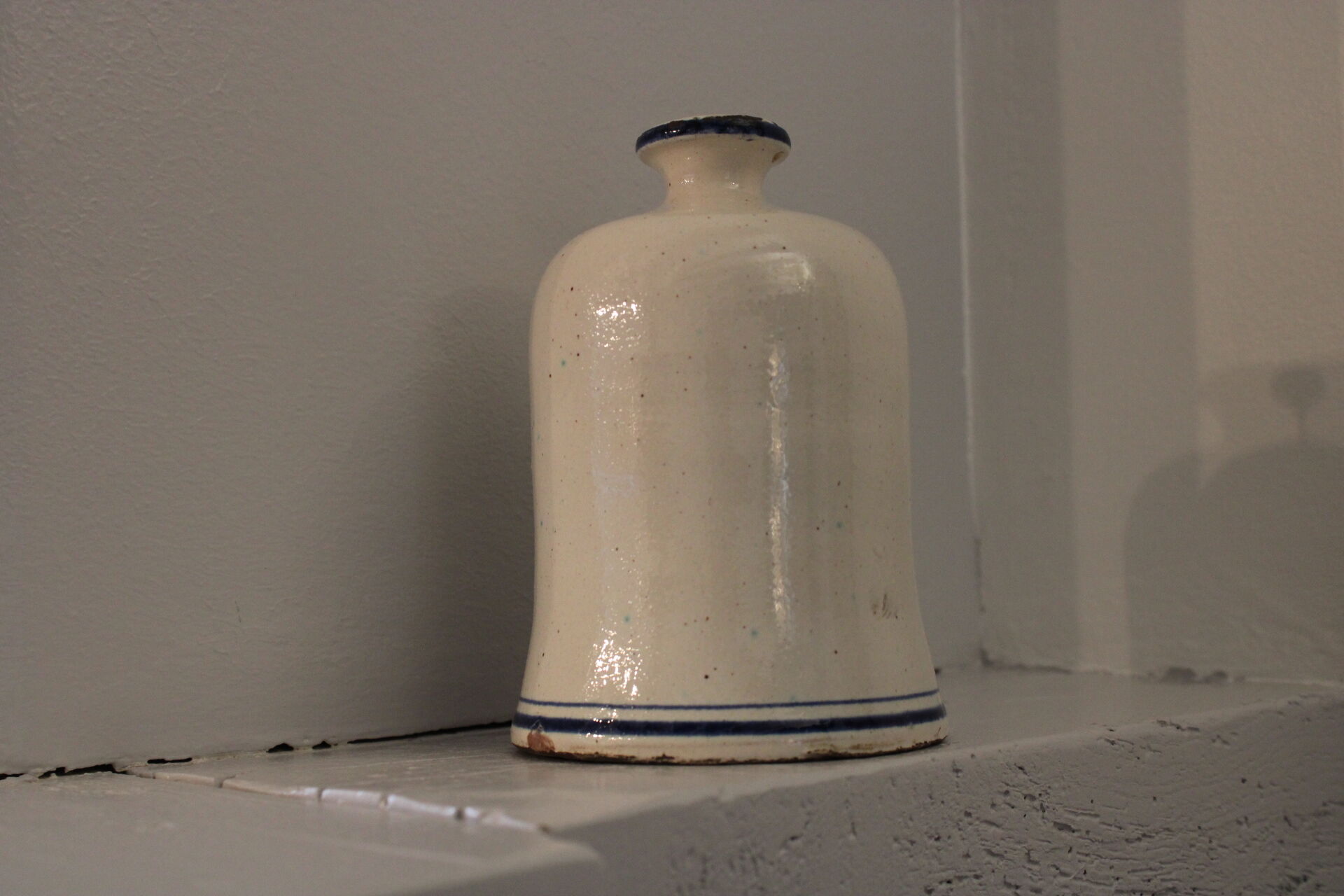 Ceramic pharmacy pot