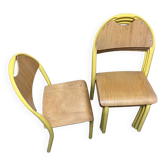 Chaises d'école style vintage