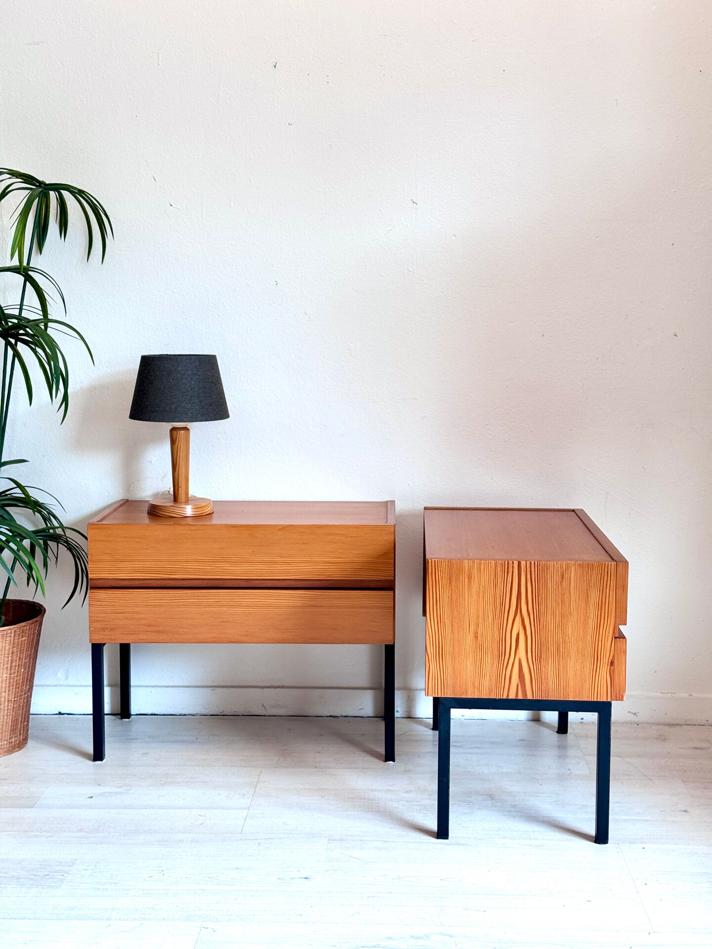 Vintage nachtkastjes minimalistisch jaren 60