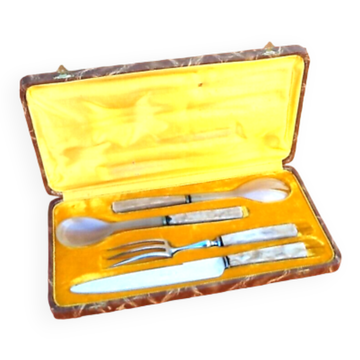 1930s Sauzedde salad and leg cutlery