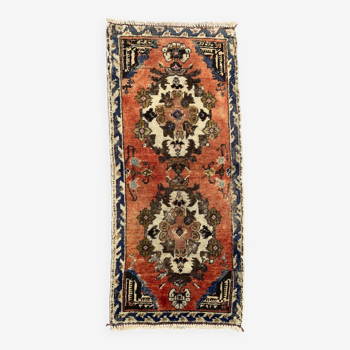 Small vintage turkish rug 107x46 cm, short runner, tribal, shabby, mini carpet