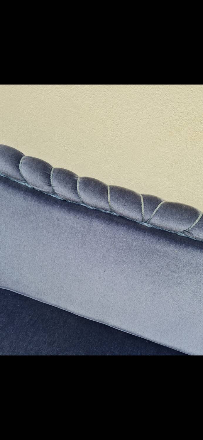 Napoleon III period blue velvet toad sofa