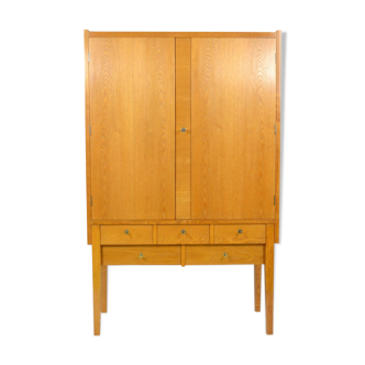 Armoire de placage en chêne original, faite sur commande conception, Tchécoslovaquie années 1980