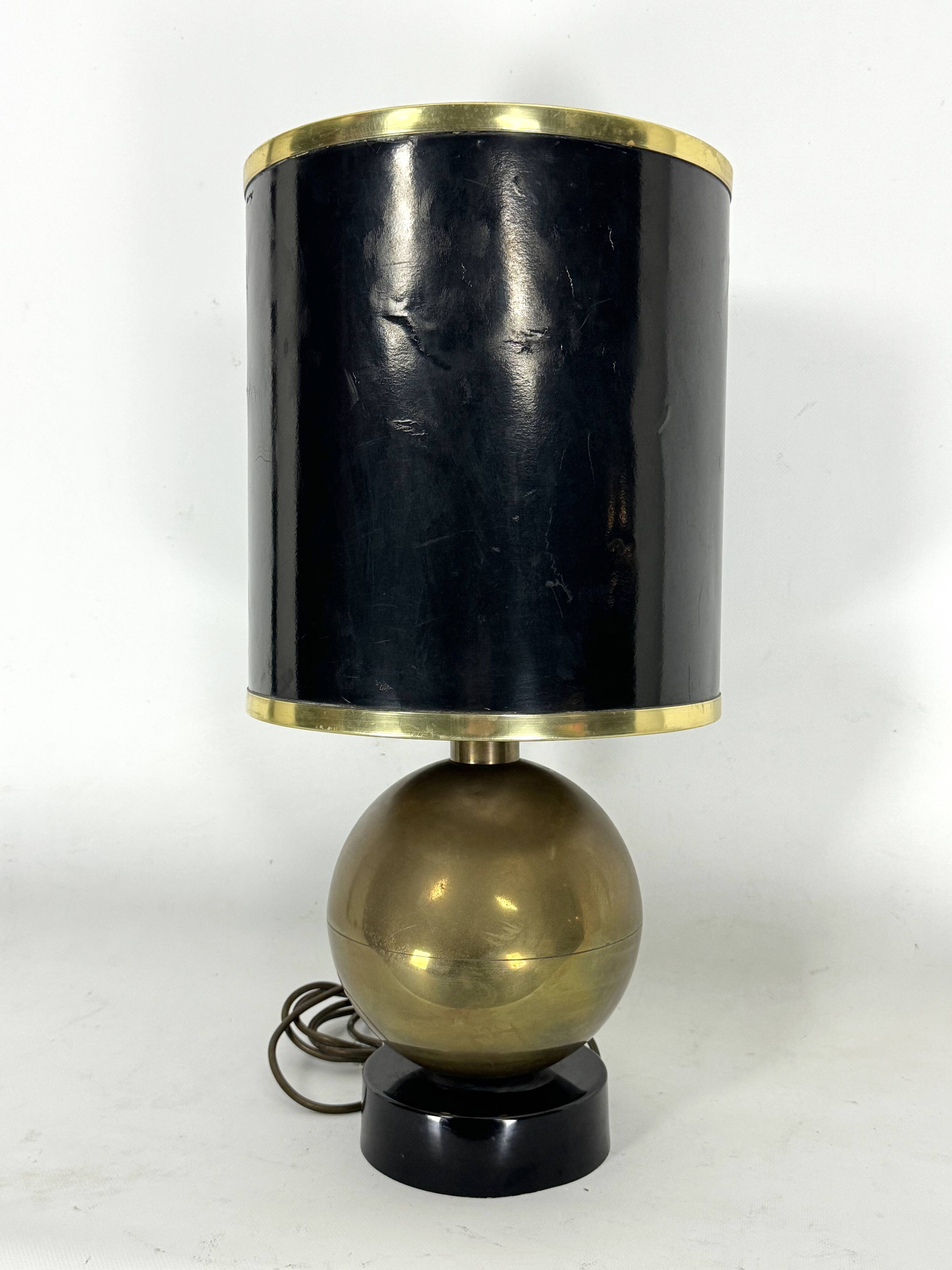 Vintage Brass sphere table lamp. Italy 1970s