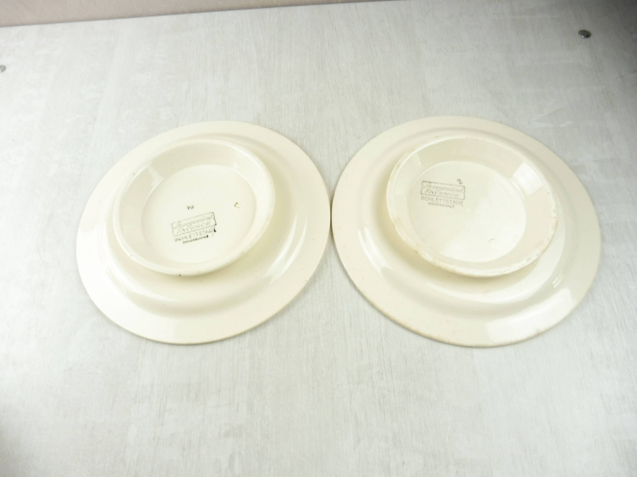 Lot of 2 plates with footouche décor Selestat, Schlettstadt, from Sarreguemines