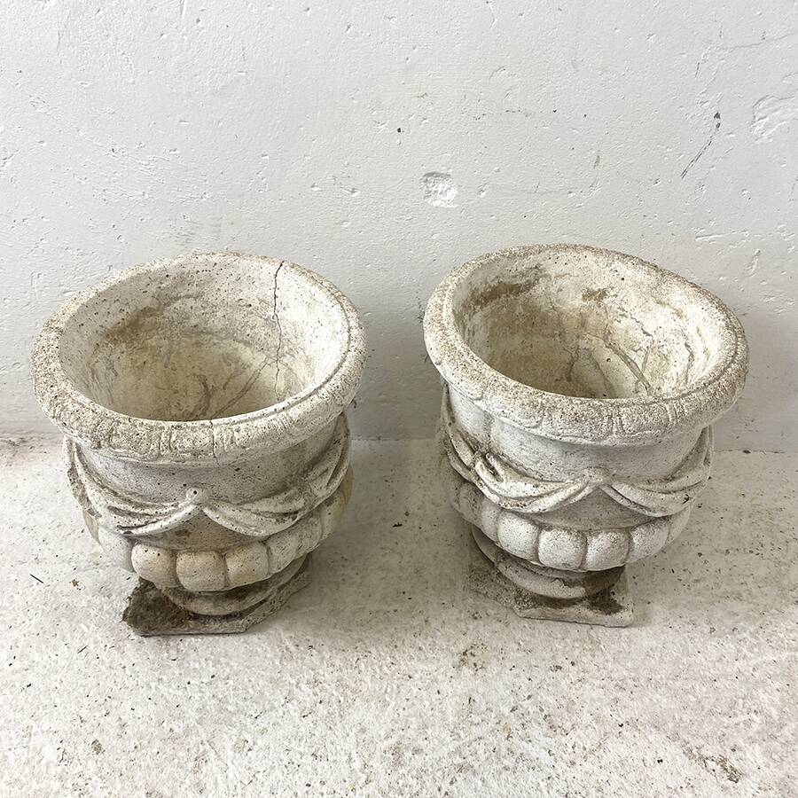 Pair of Medici vases in reconstituted stone