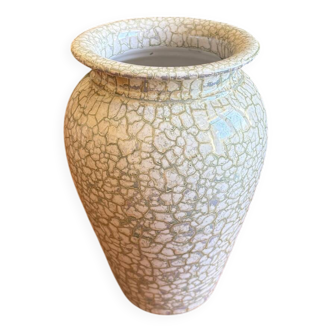 Emerald-colored enameled vase