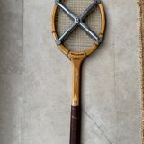 Raquette de tennis ancienne en bois