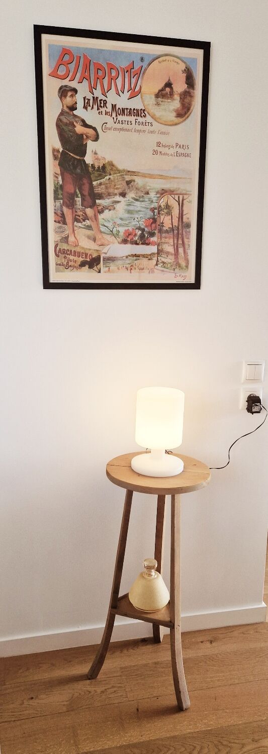 Old pedestal table driftwood